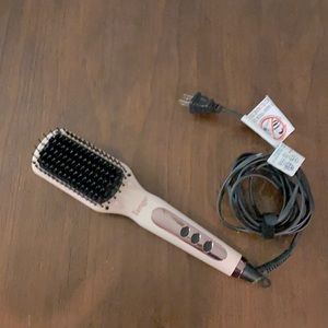 Lange LE VITE Hairbrush Straightener in Blush.